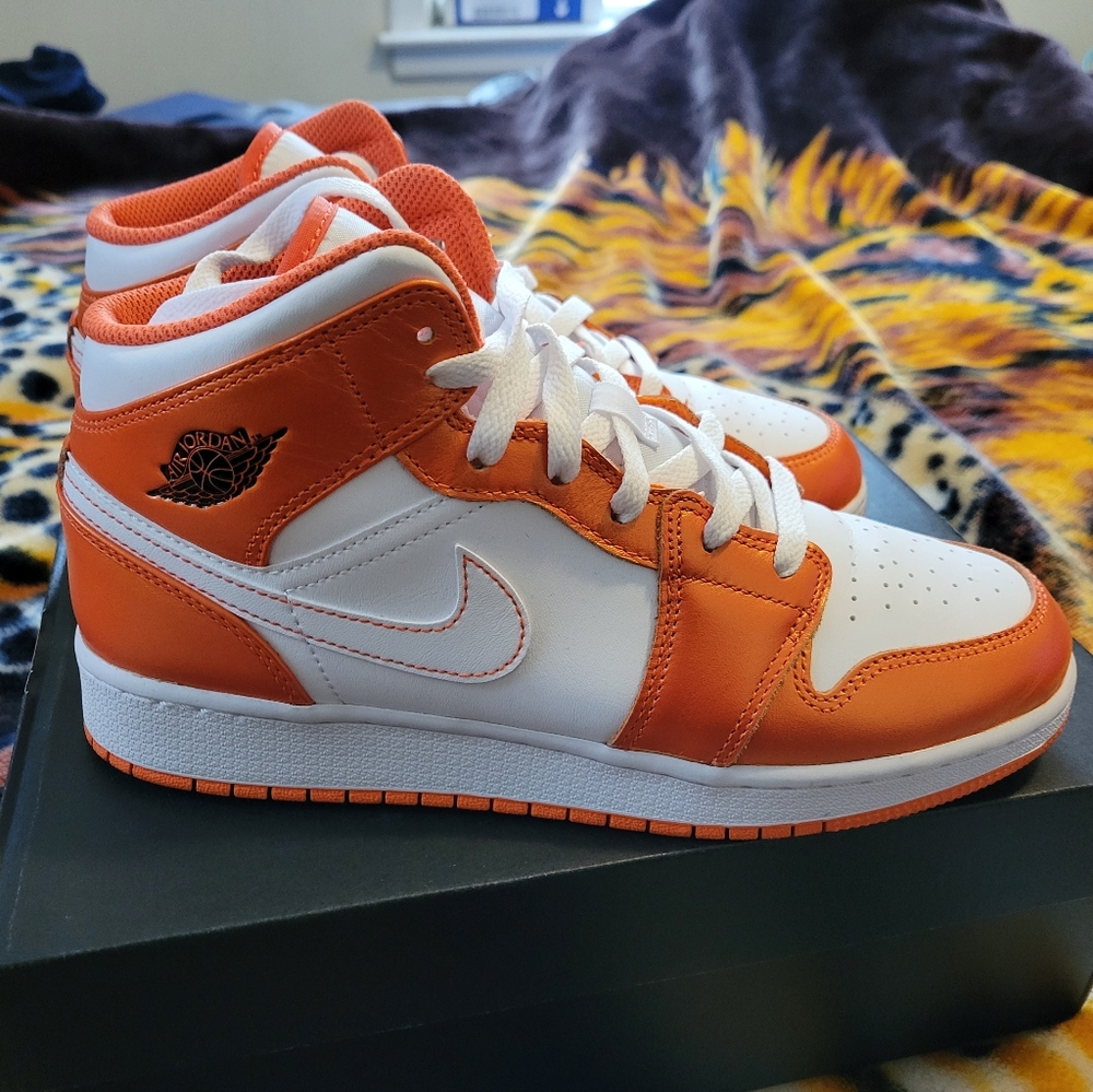 Boys Jordan 1's